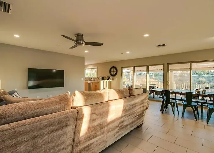Holiday home The Views, Heated Pool And Spacious