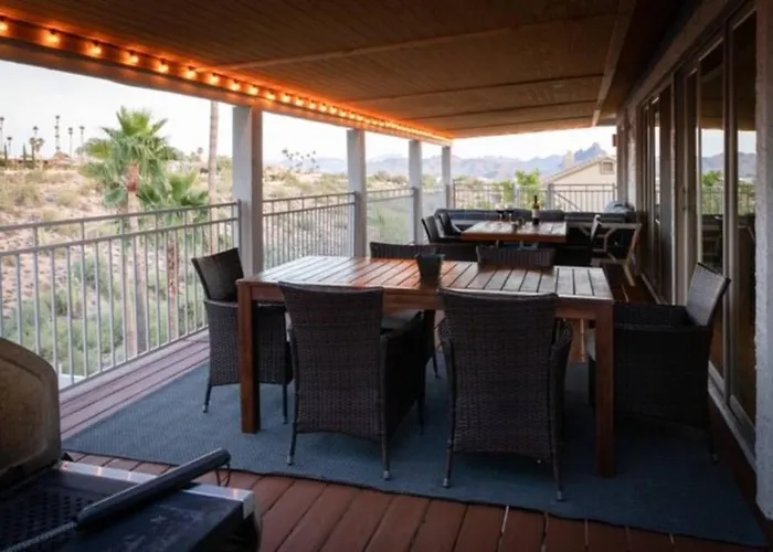 The Views, Heated Pool And Spacious Holiday home *