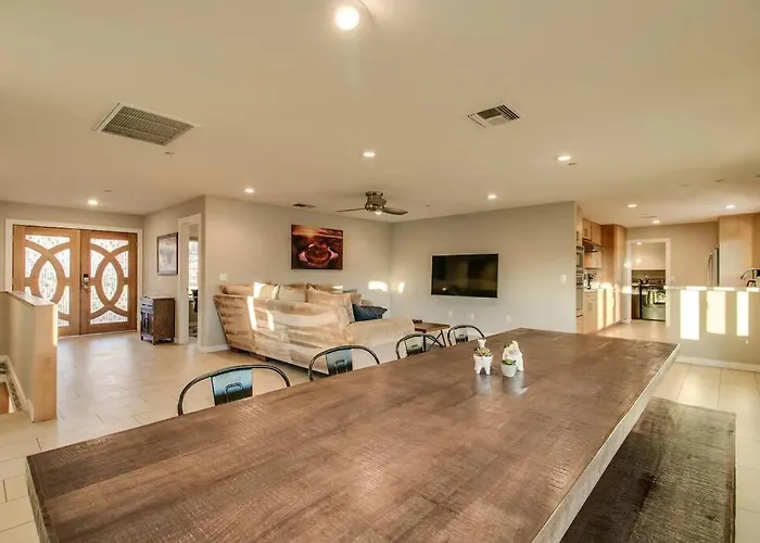Holiday home The Views, Heated Pool And Spacious