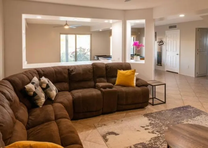 Holiday home The Views, Heated Pool And Spacious *